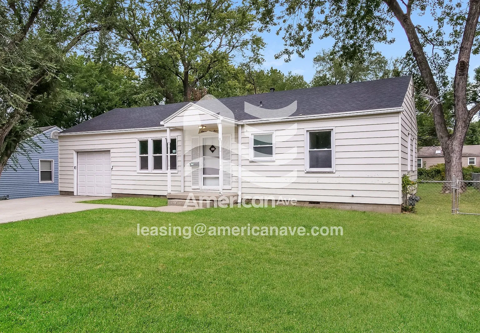 3 bed, 1.0 bath, 912 sqft, $1,825 — Photo 2