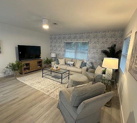 3rd image of 522 Eastwind Dr