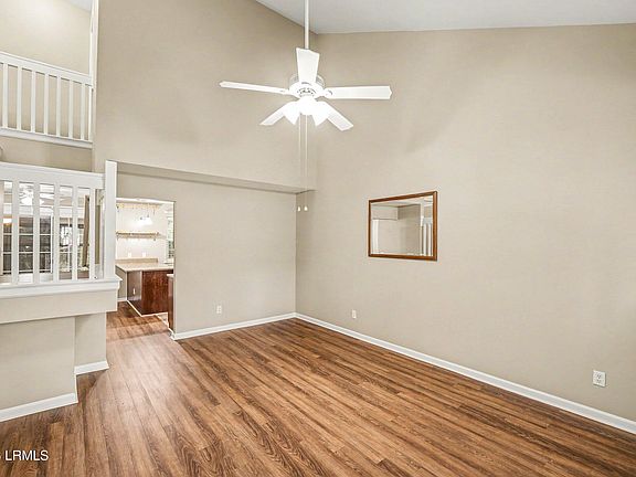 5th image of 212 North Circle