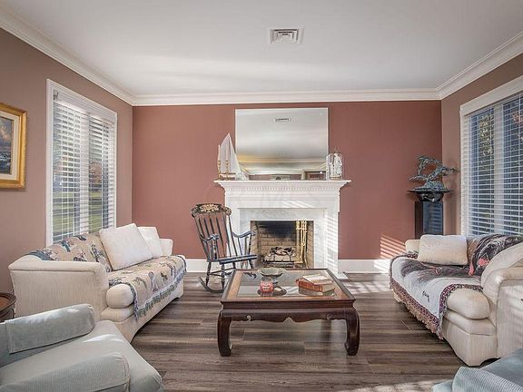 2nd image of 2356 Park Ave W