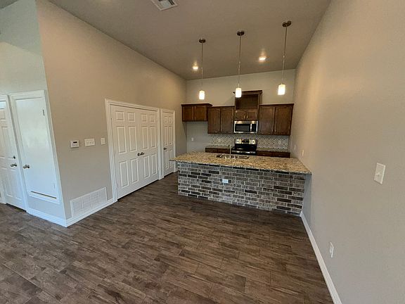 4th image of 3230 Fenway Cir