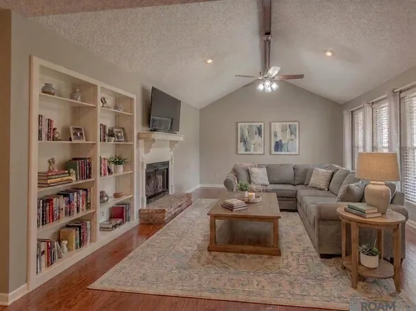 570 Bonarbridge Dr, Baton Rouge, LA 70808