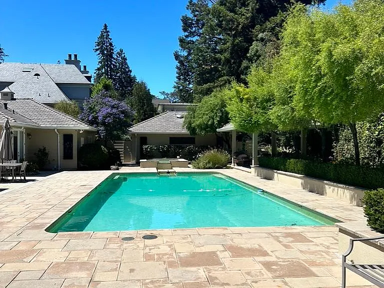 2040 Forest View Ave — Photo 3