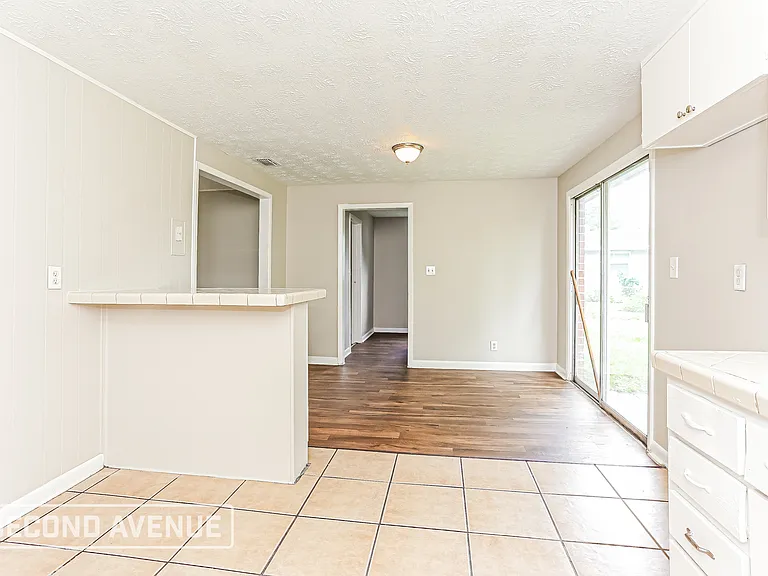 5442 Foxboro Rd — Photo 5