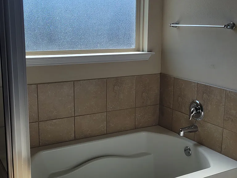 2449 Lyla Ln — Photo 14