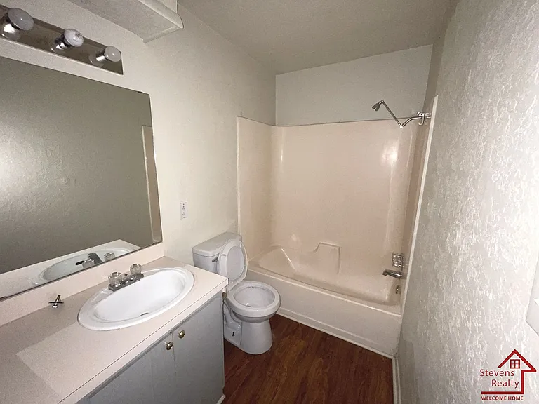 Amber Apartments — Photo 25