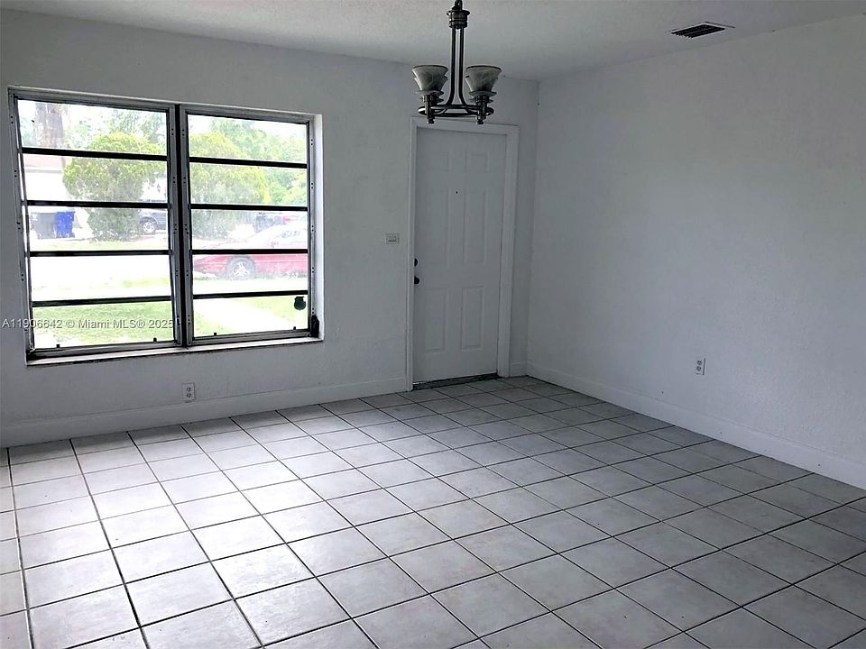 1st image of 1520 N 71st Ter #1520