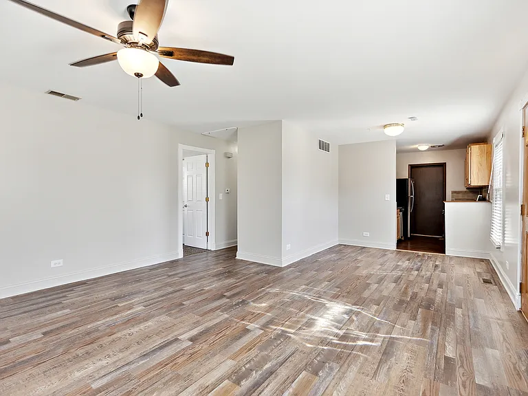 307 Farmington Ln — Photo 6