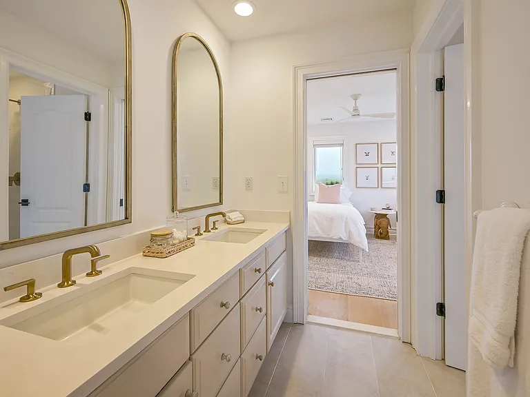 788 Reeves Ave — Photo 16