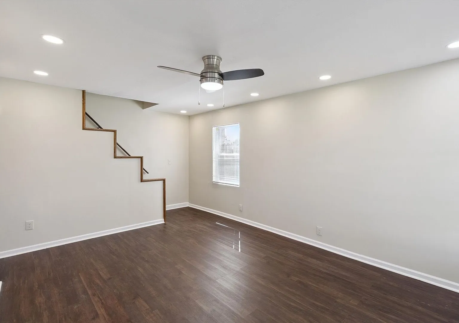 443 Fairway Blvd — Photo 4
