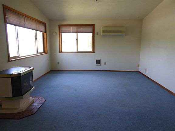 3rd image of 1305 Ponderosa Ave