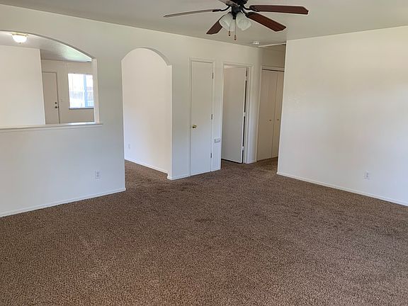 3rd image of 304 W Kaweah Ave