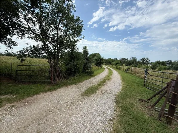 302 College Ave, South Coffeyville, OK 74072