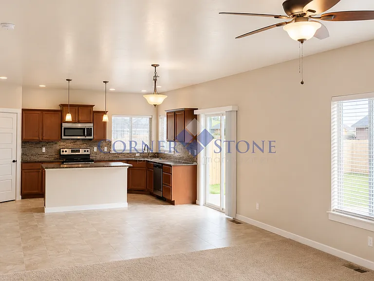 346 E Producer Dr — Photo 4