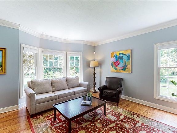 4th image of 17270 Buckthorn Dr