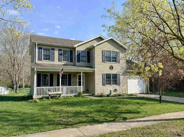 312 E Plum St, Centerville, IN 47330