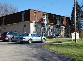 102 E State Rd, Mount Carroll, IL 61053