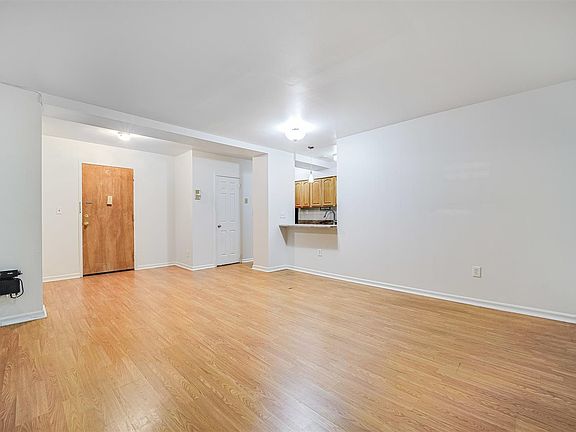 4th image of 2787 John F Kennedy Blvd APT 103