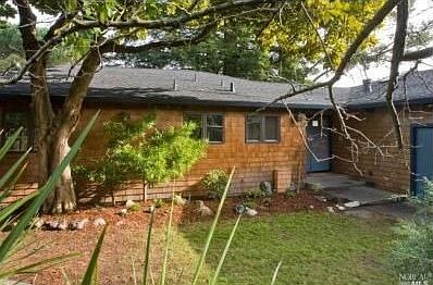 2nd image of 7 Horse Hill Ln