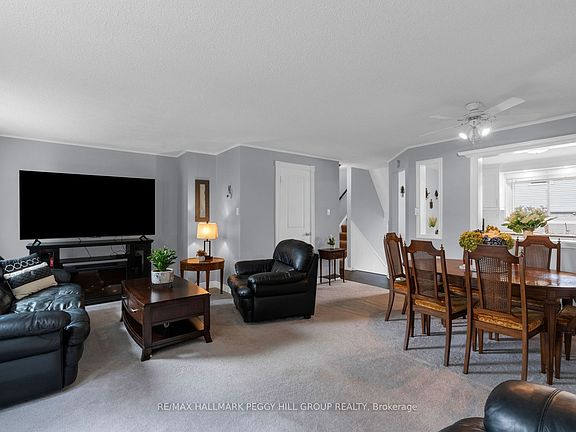 4th image of 233 Innisfil St #4
