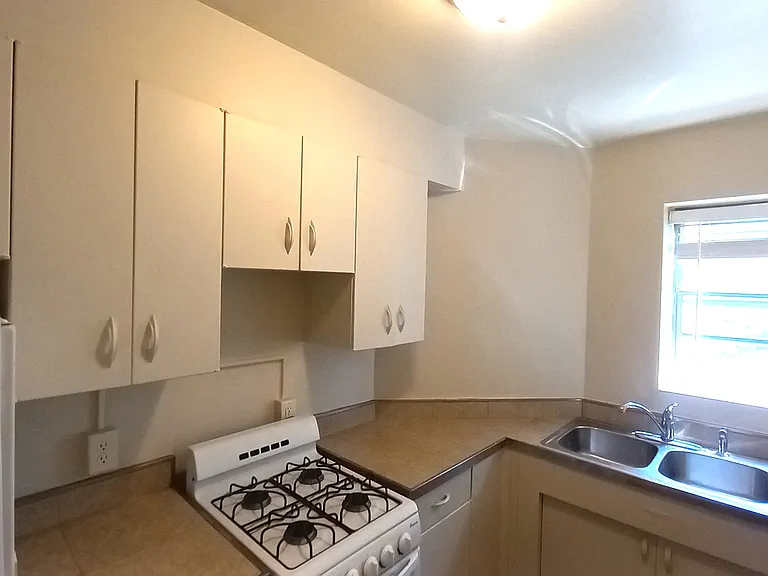 235 Exeter Pl #104 — Photo 7