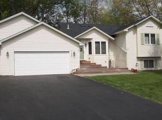 7158 Arrowwood Ln N, Maple Grove, MN 55369