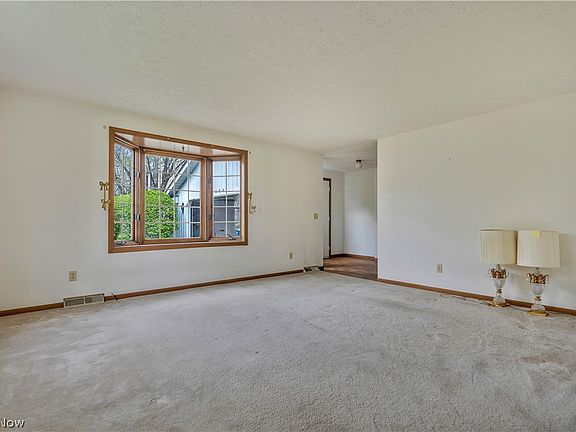 3rd image of 8054 Fox Run Ave NW