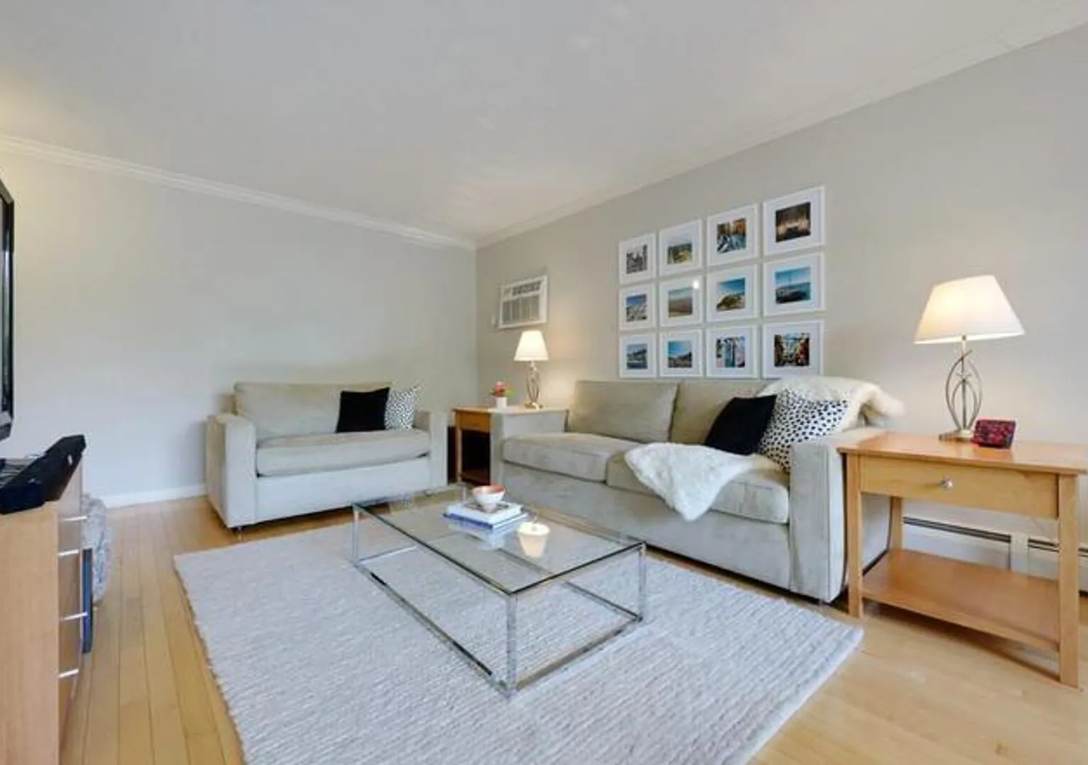 Luxury 2BR/2BA Loring Park Condo w/ Views & Parking — Photo 2