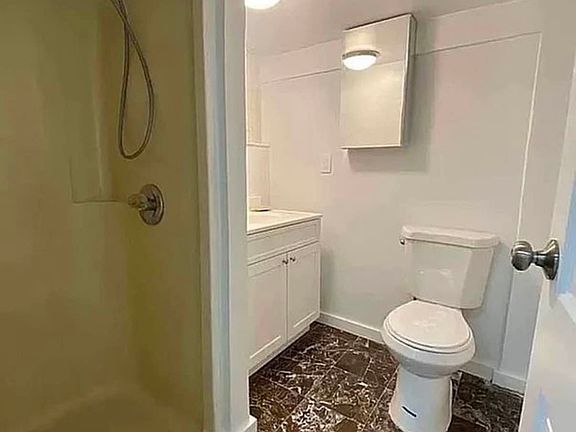 5th image of 2413 35th St #1B