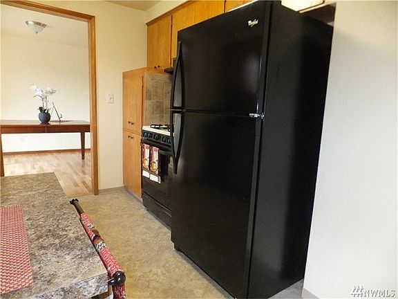 4th image of 4040 26th Ave NE