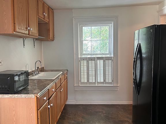 2nd image of 393 Herkimer St Unit 2
