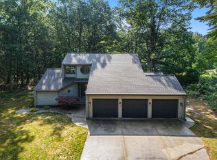 5564 Lake Harbor Rd, Muskegon, MI 49441