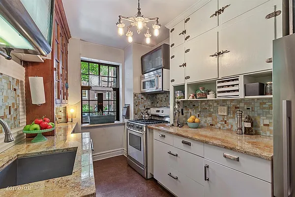 Sold by Corcoran | media 13