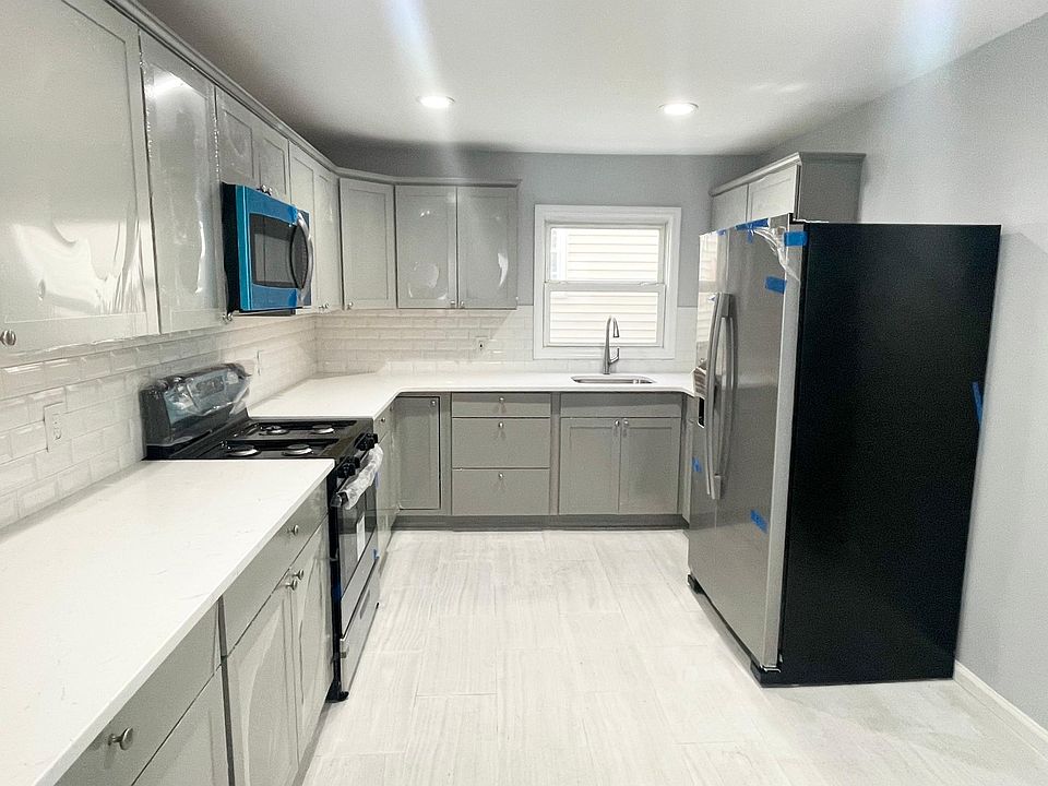1st image of 19 Tremont Ter Floor 1