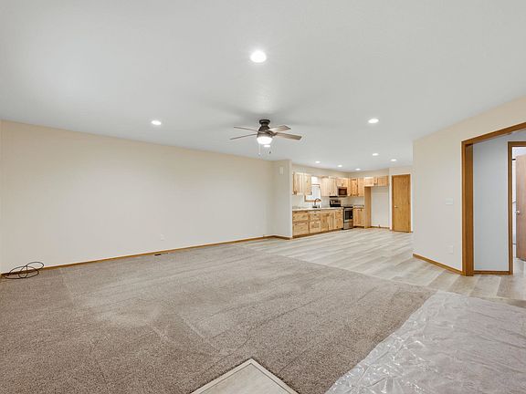 5th image of 205 N Saint Nicholas St