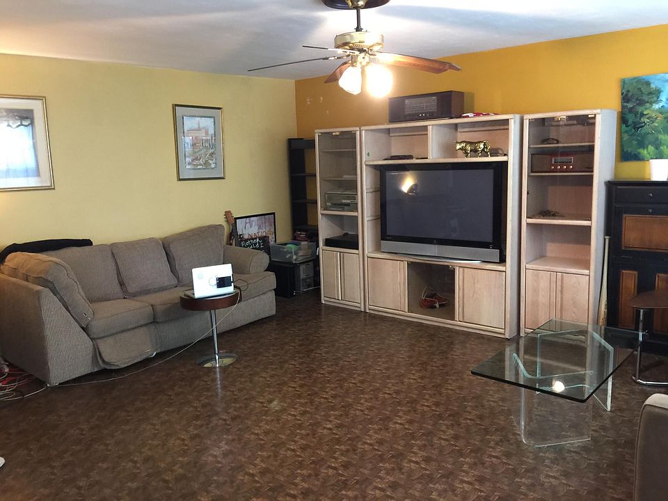 1st image of 11685 Canal Dr