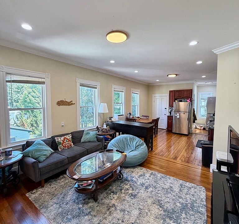 1st image of 7 Fuller St #T