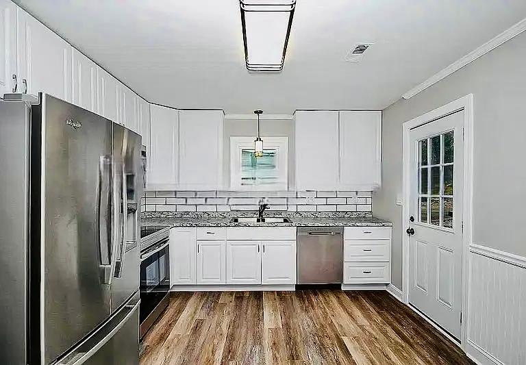 608 Westwood Cir — Photo 8