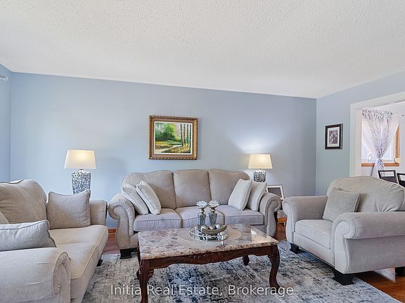 5th image of 43 Sussex Cres
