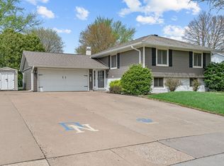 1428 W 57th St, Davenport, IA 52806