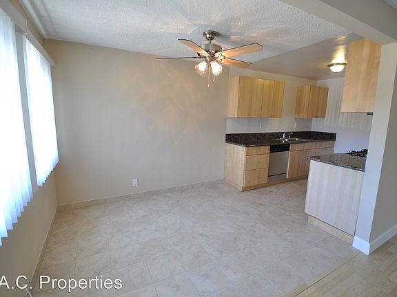 4th image of 14025 Moorpark St #9042603