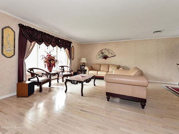 5th image of 706 Bach Ct