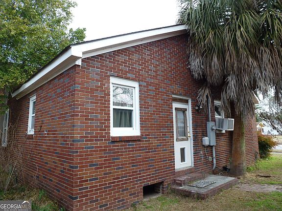 5th image of 702 Rosedale Ave