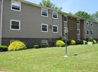 300 Maplewood Dr APT 1, Cortland, OH 44410