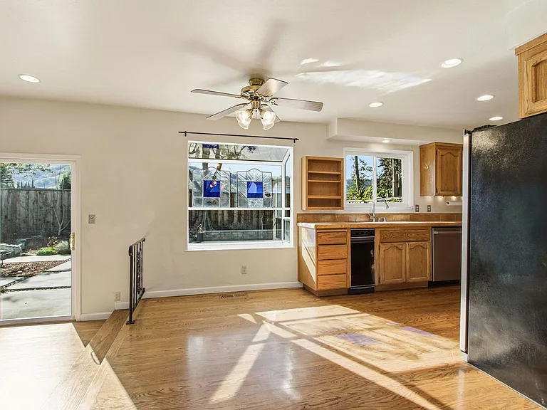 6137 Banner Dr — Photo 27