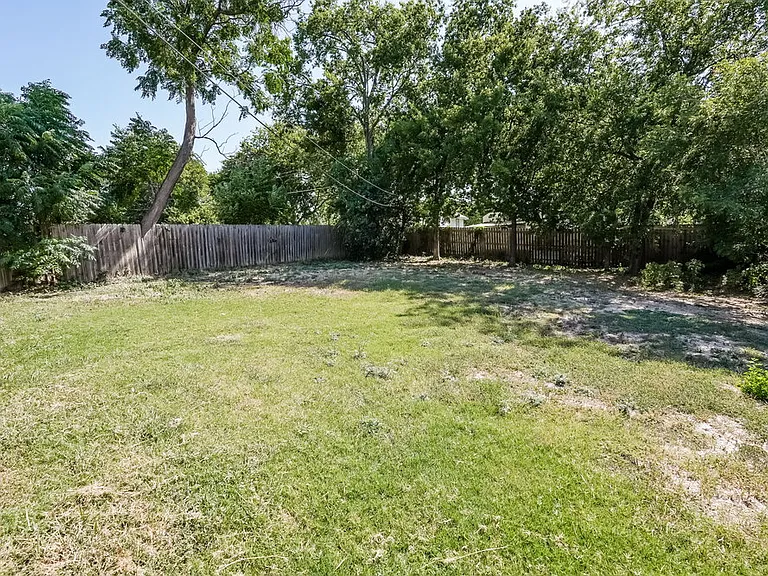 1734 Avenue E — Photo 15