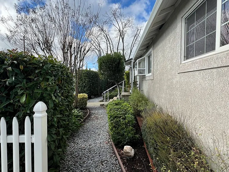 1620 Park Ave — Photo 28