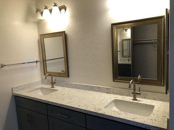 2nd image of 19623 Vista Hermosa Dr