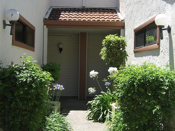 4th image of 3696 Rocky Creek Ct