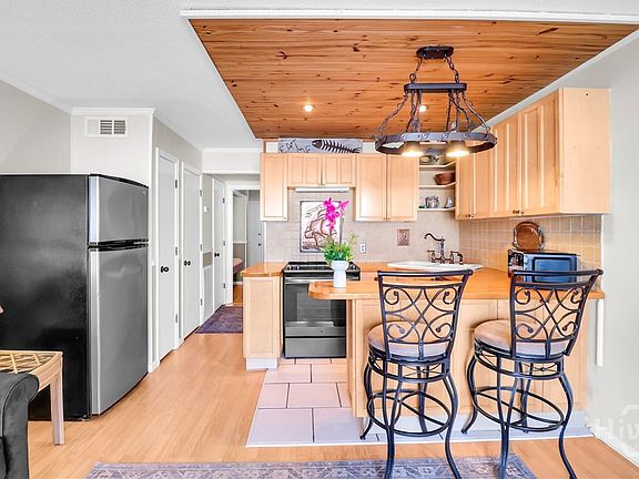 4th image of 1217 Bay Street #206A